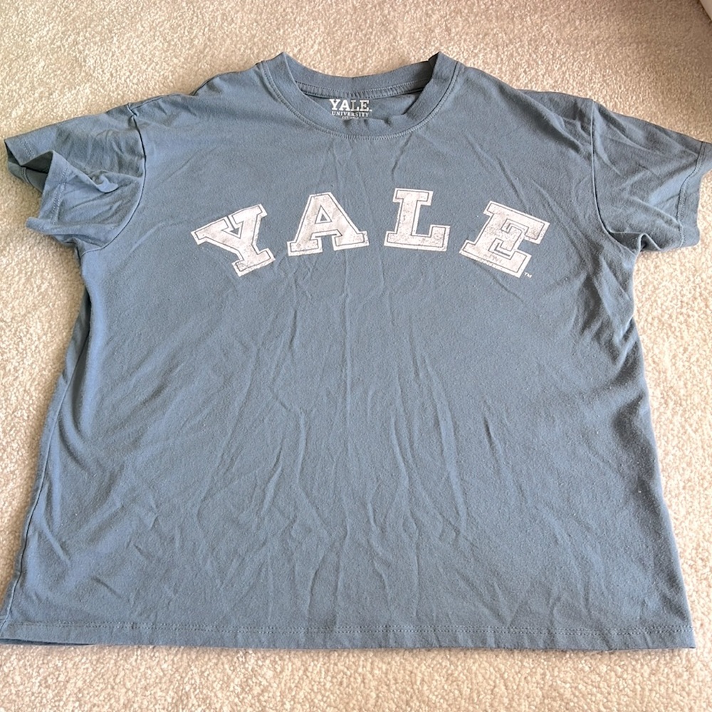 Yale graphic tee